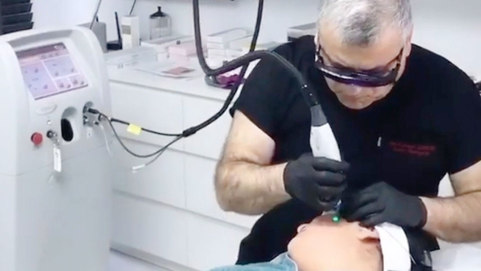 Op.Dr. Salih Cavlak - Lazer Uygulamaları